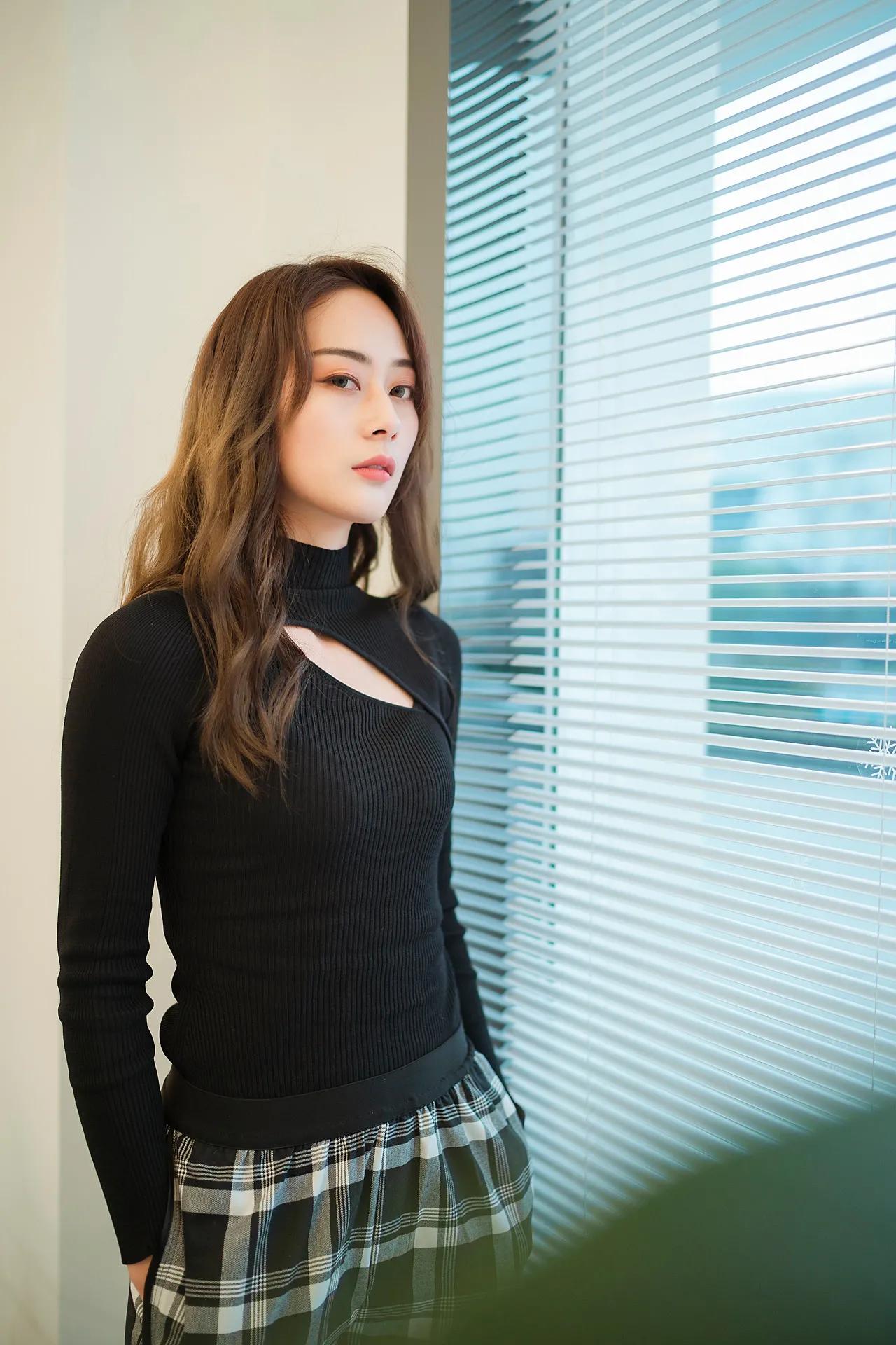 格子裤子土掉渣，错那是你不会穿，这样的混搭才是英伦格子裤