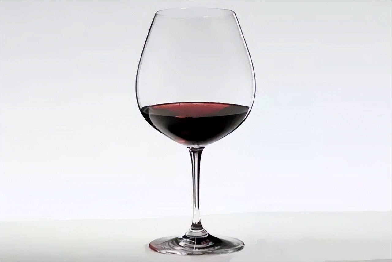 酒杯哪种牌子好(如何挑选正确的葡萄酒杯)