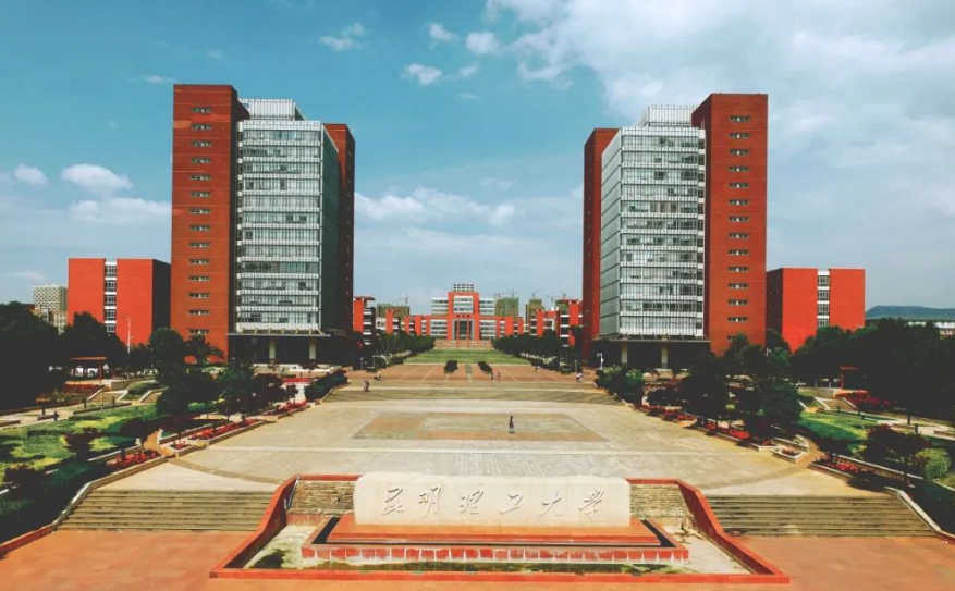 国内大学分为“8大等级”，普通学生能考进第4级，已经足够优秀