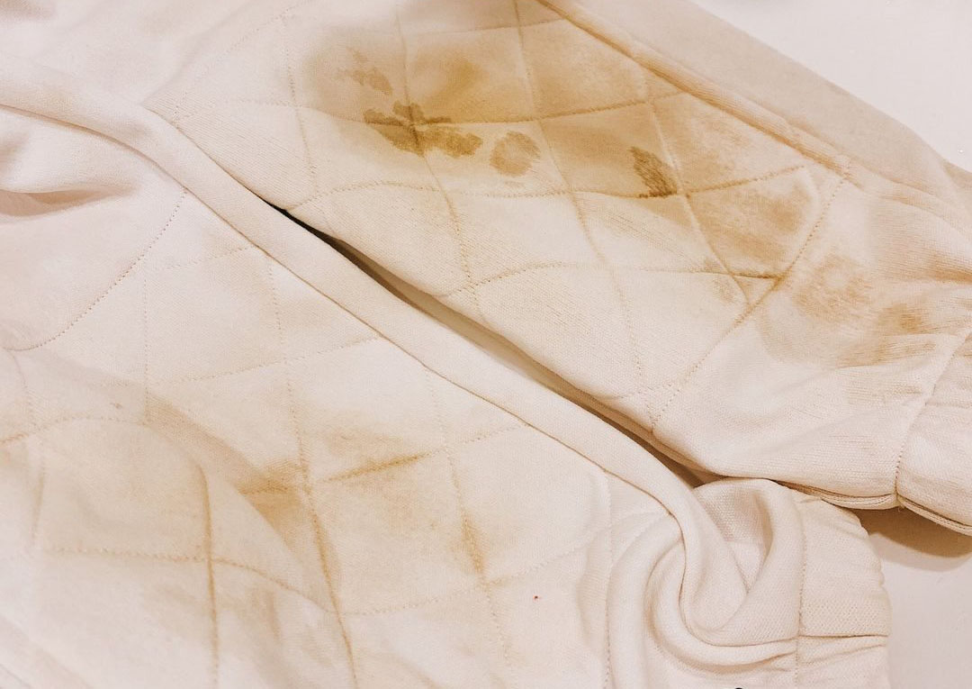 顽固脏衣难清洗？日本主妇7招高效洗衣诀窍，衣服去污又洁白