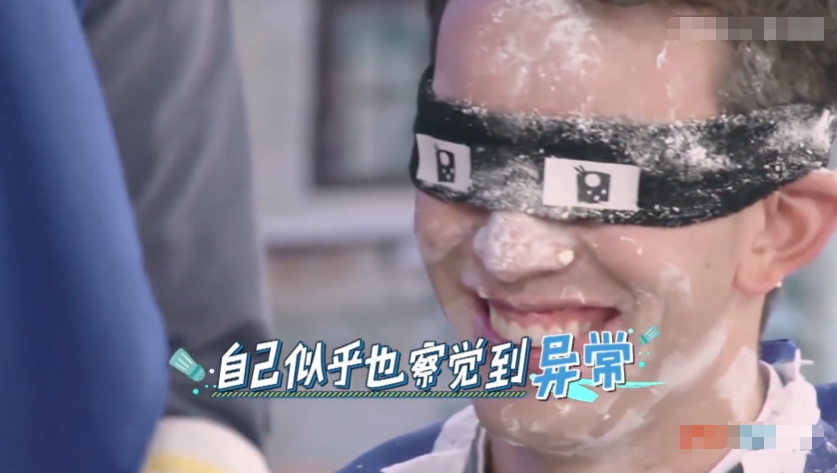 让人舔脚趾，当众凌辱学员，盘点那些令你难以想象的明星恶臭行为