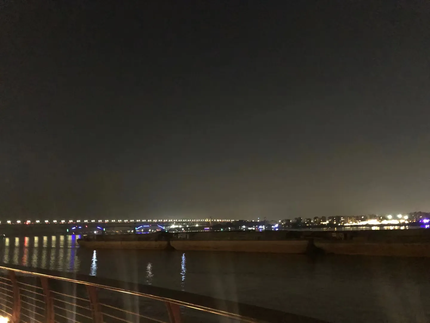 （3）所以说，一时之间吧，代哥这买卖，这一下子就火了，在整条街不能说太多