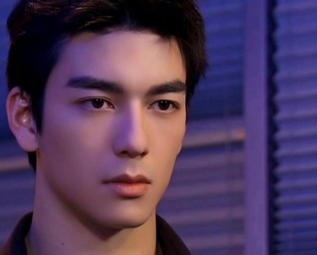 丹尼斯吴帅到马思纯对他哭不出来和镜玄撞脸40岁还是很帅