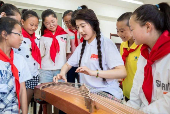 不少乡村教师反对大学生支教，直言：你们为了学分，快要毁了孩子