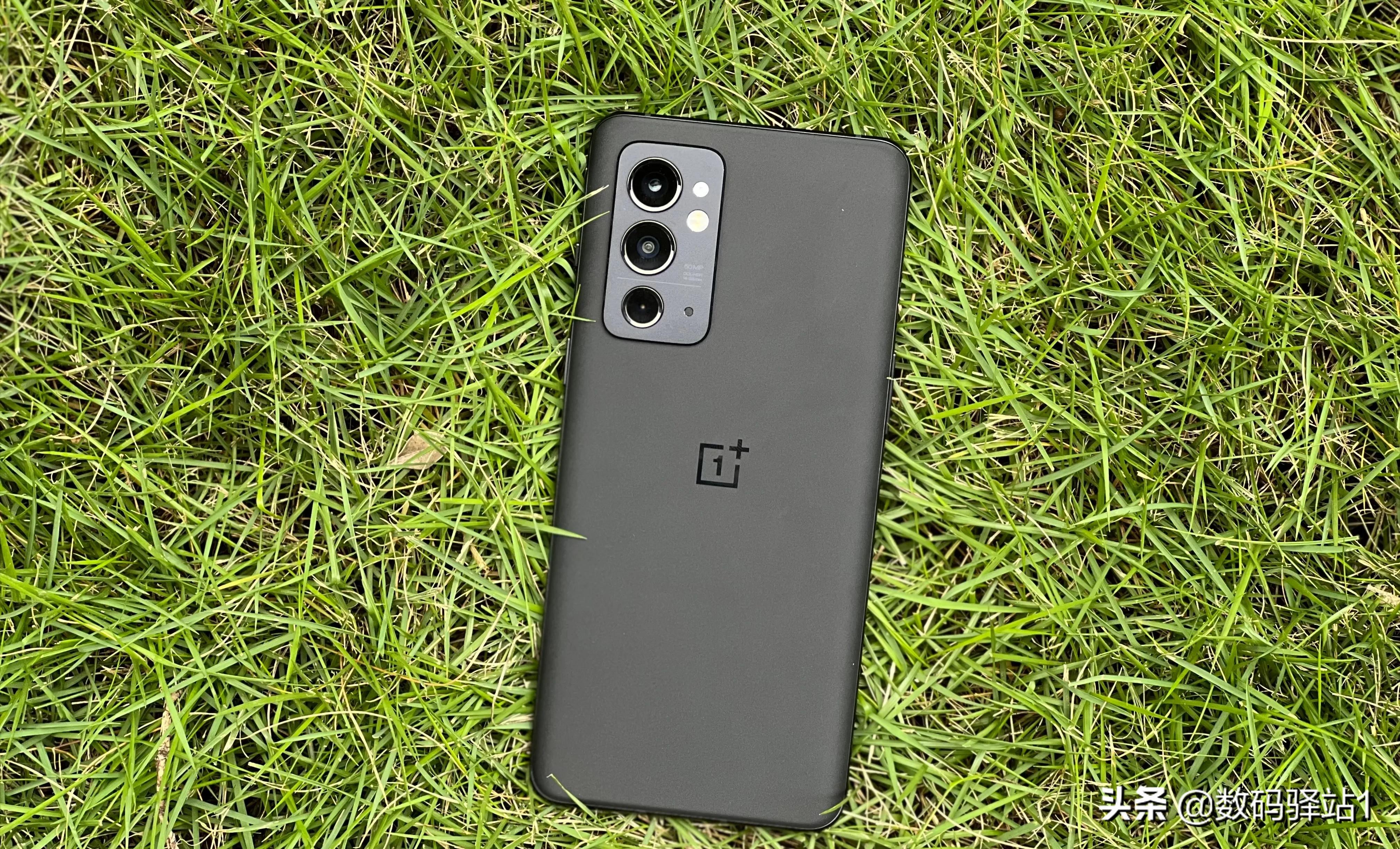 买安卓手机就要抠搜不定，这四款你看哪个更值得入手？