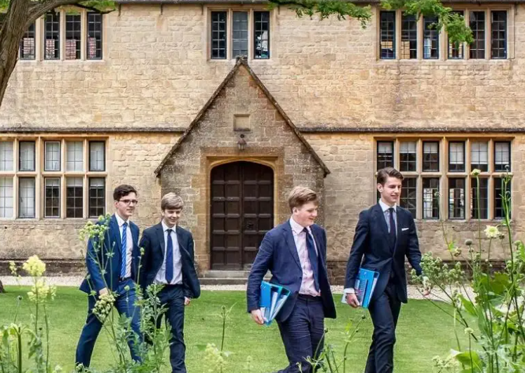 上海一所贵族学校，K12总学费224万，网友：家里有矿，还是金矿