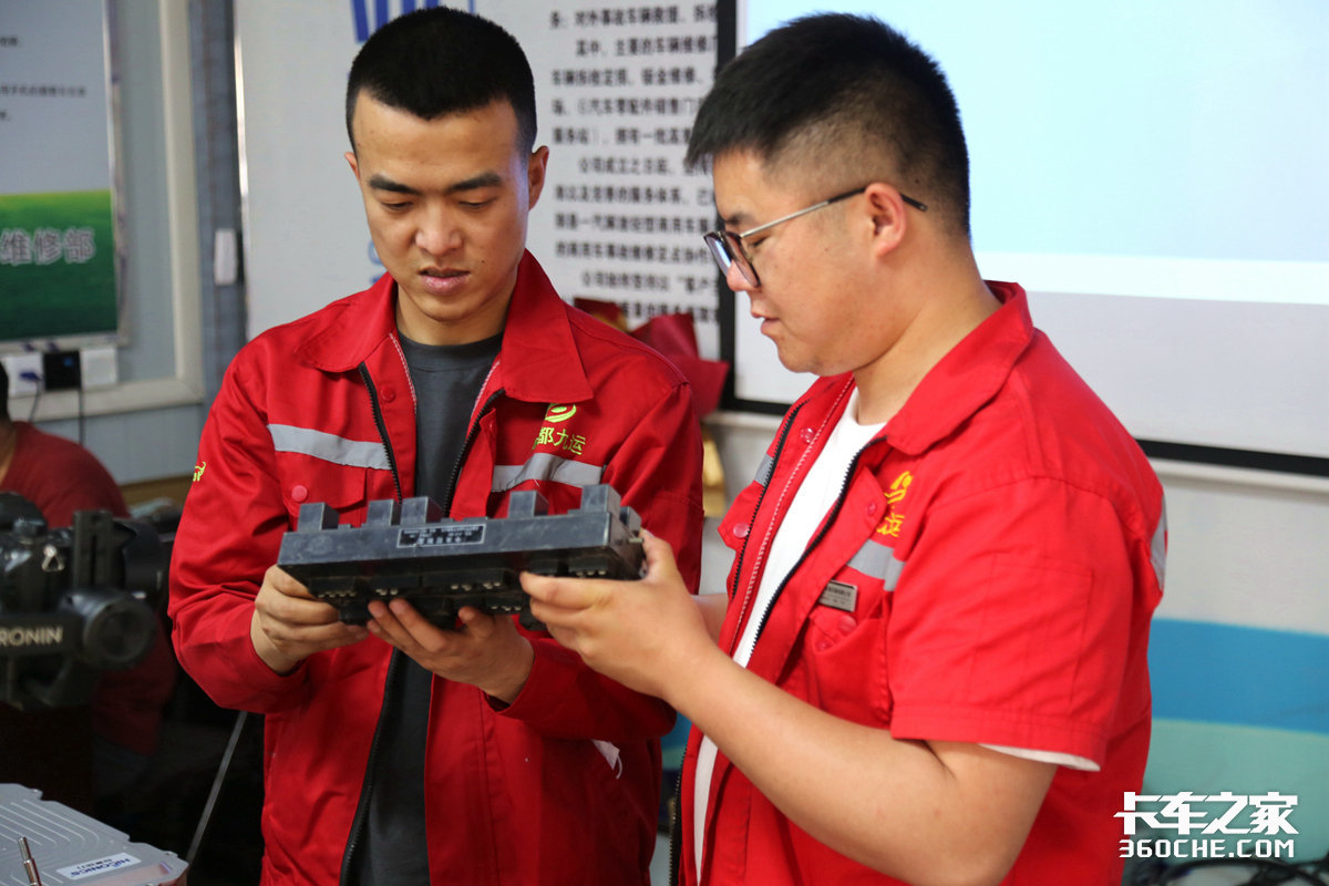 解放轻卡人物传，29岁成为维修部主任，开挂的人生是什么体验？