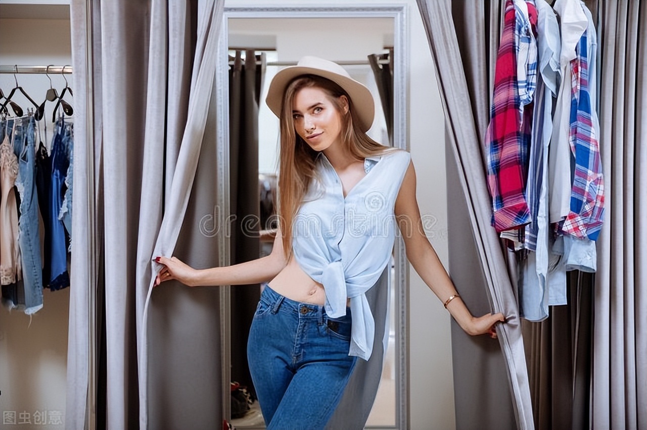 大学做什么生意赚钱呢（大学生创业开服装店）