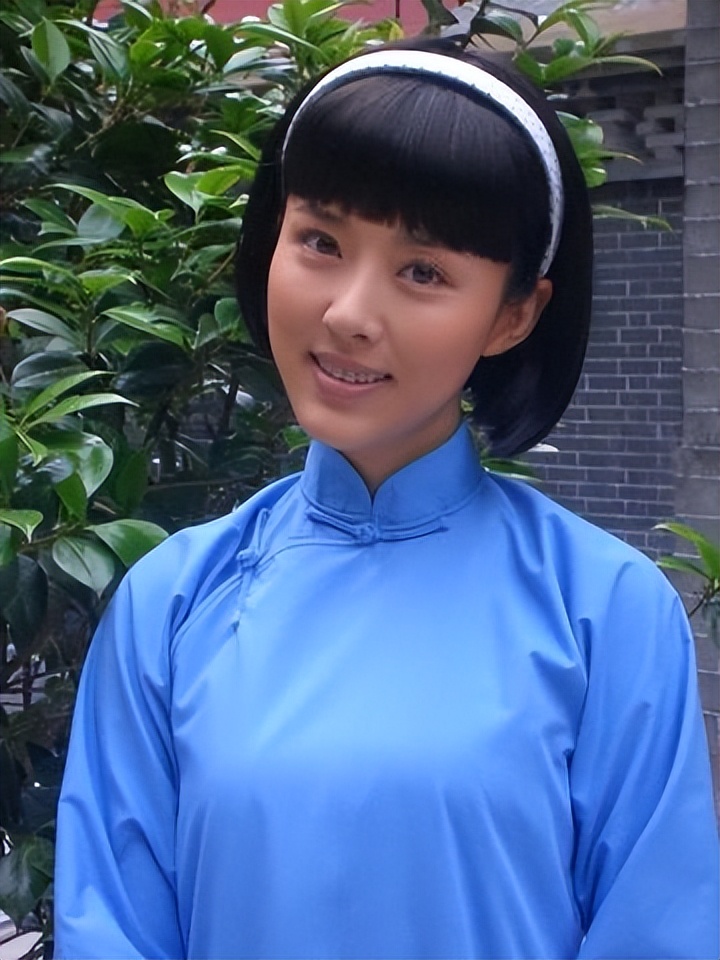盘点女星的民国剧校服剧照——蓝衣黑裙篇(五)