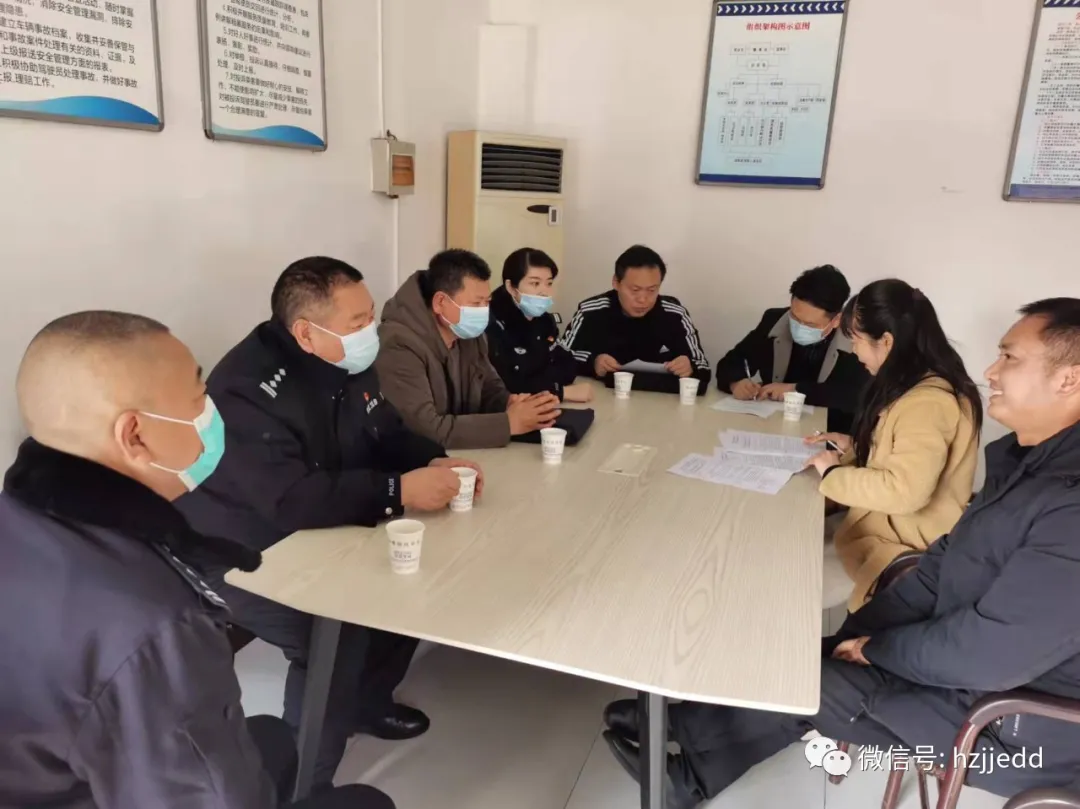 汉中交警二大队联合区交安委成员部门开展春运前“两客一危”企业交通安全大检查