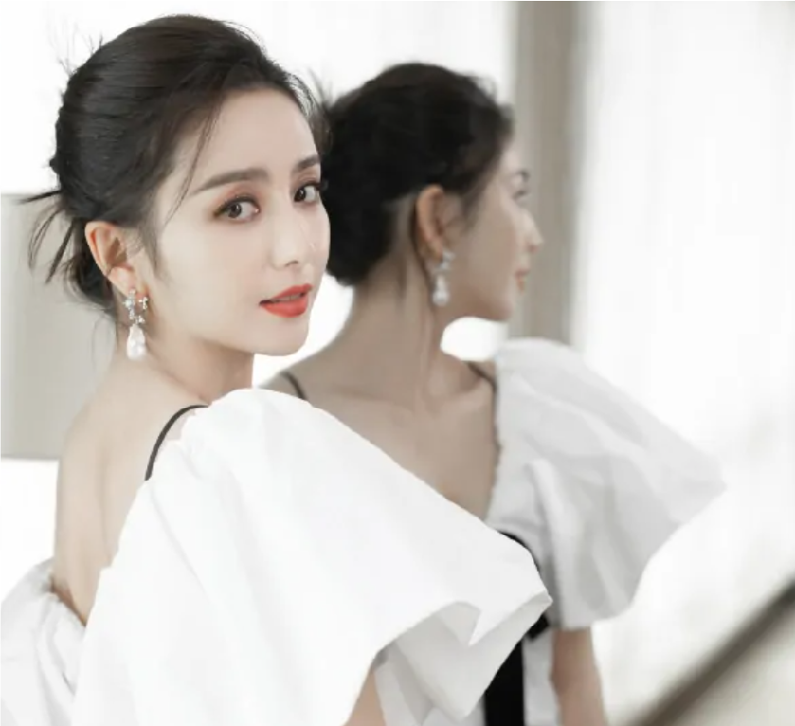 新疆盛产美女！这10位“哈密瓜”女星，充满了“异域风情”