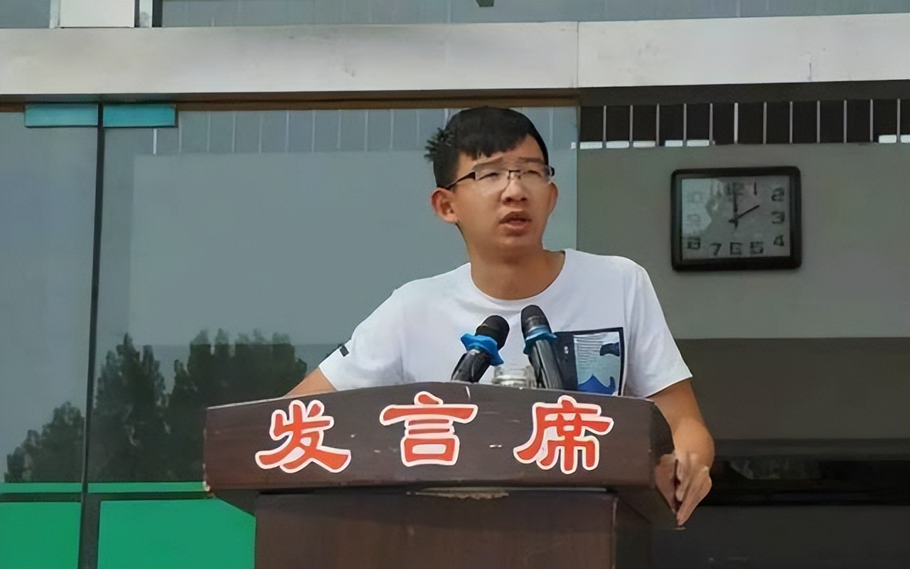 拼命考入北大的衡中状元，逃出了衡中，却逃不过“衡中思维”