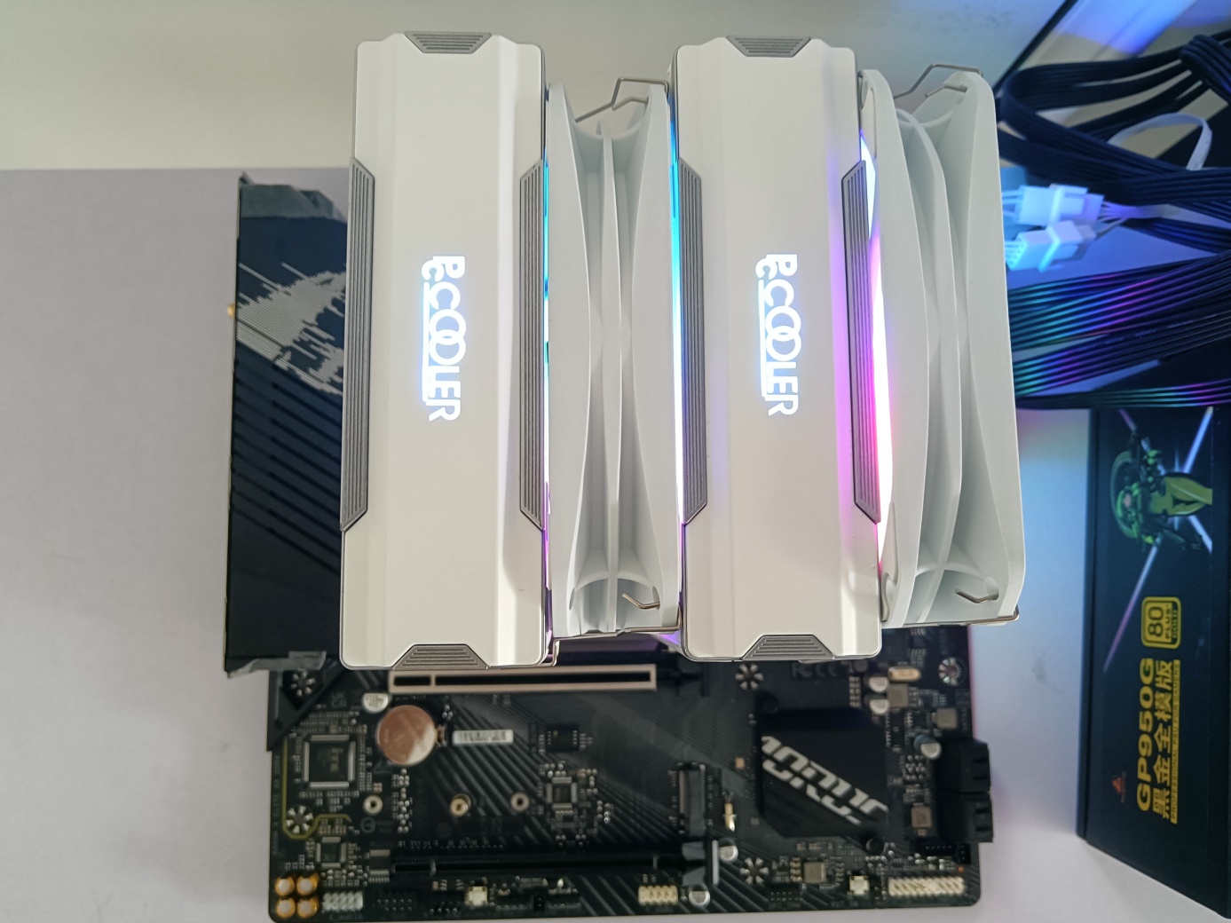配的齐全、才能打的畅快–技嘉(GIGABYTE)小雕AX B660M DDR4主板