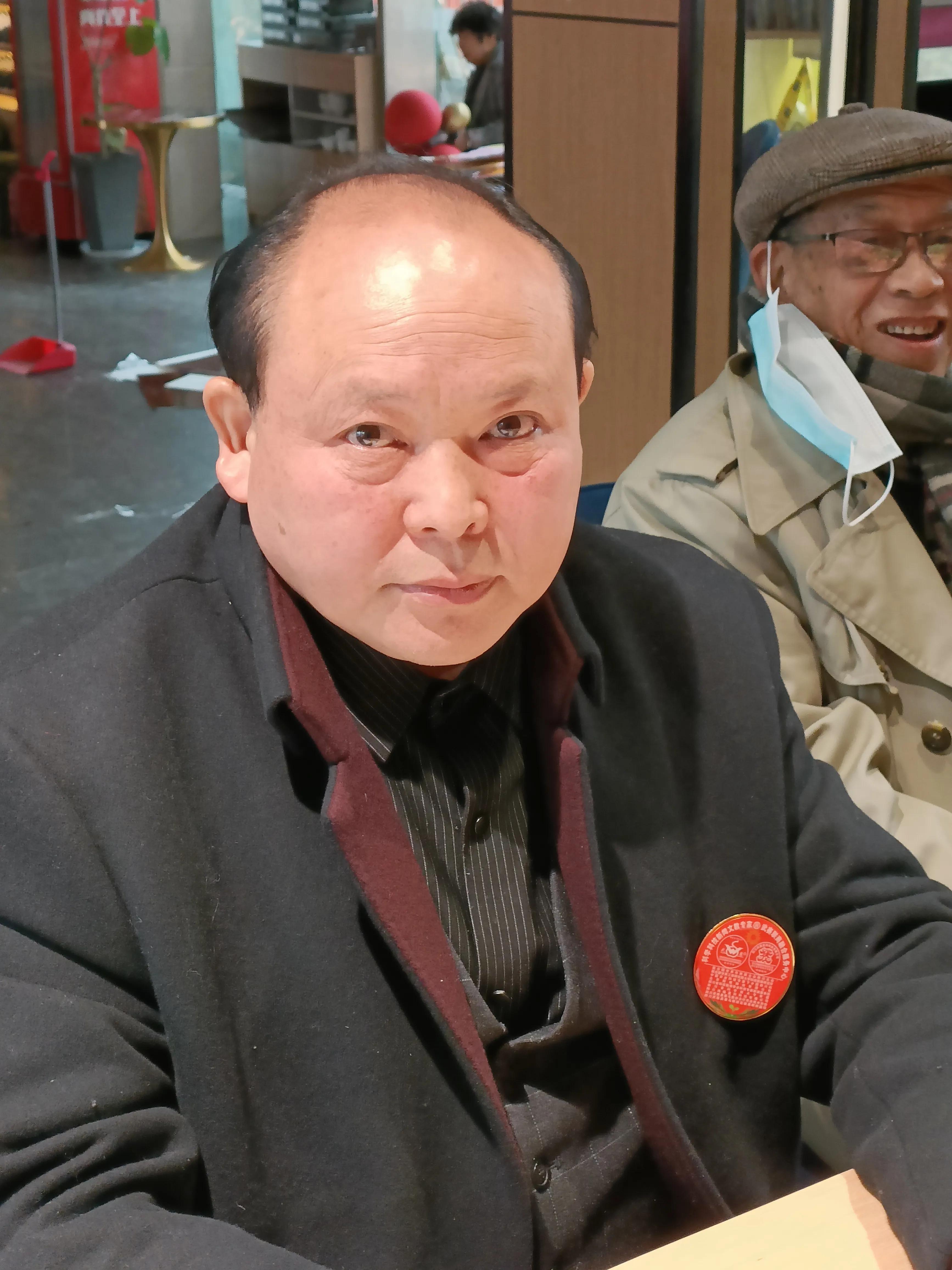 团拜会中的喜讯: