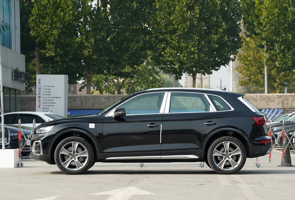 新款奥迪Q5L怎么样？网友：这个问题不改，10万的国产车都比它强
