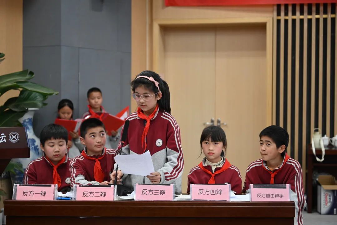 明辨是非曲直 感悟精实人生丨新兴中学附小第一届蓝花楹杯辩论赛