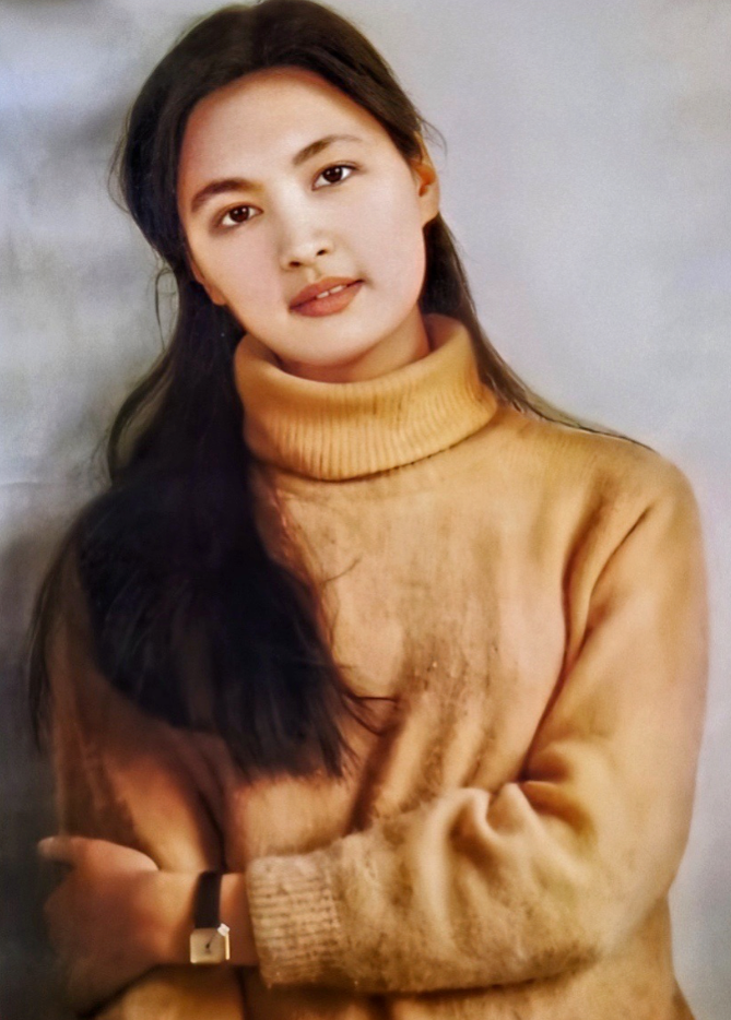 挂历女神殷亭茹：爆红后退圈，中年丧夫，晚年又病死他乡令人唏嘘