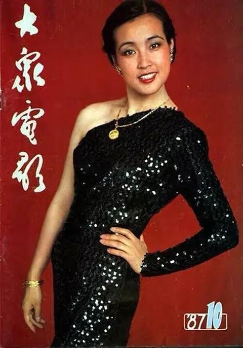 刘晓庆、张瑜，上《大众电影》次数最多的演员。可见当时有多红