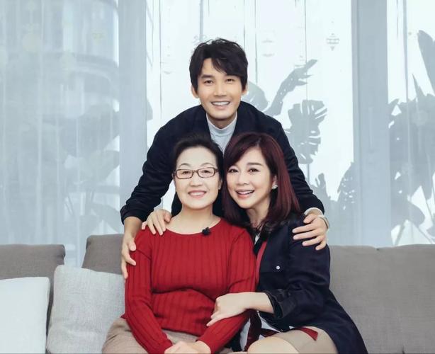 真没想到，这10对明星夫妇是丁克，有人养猫，有人把狗当亲人