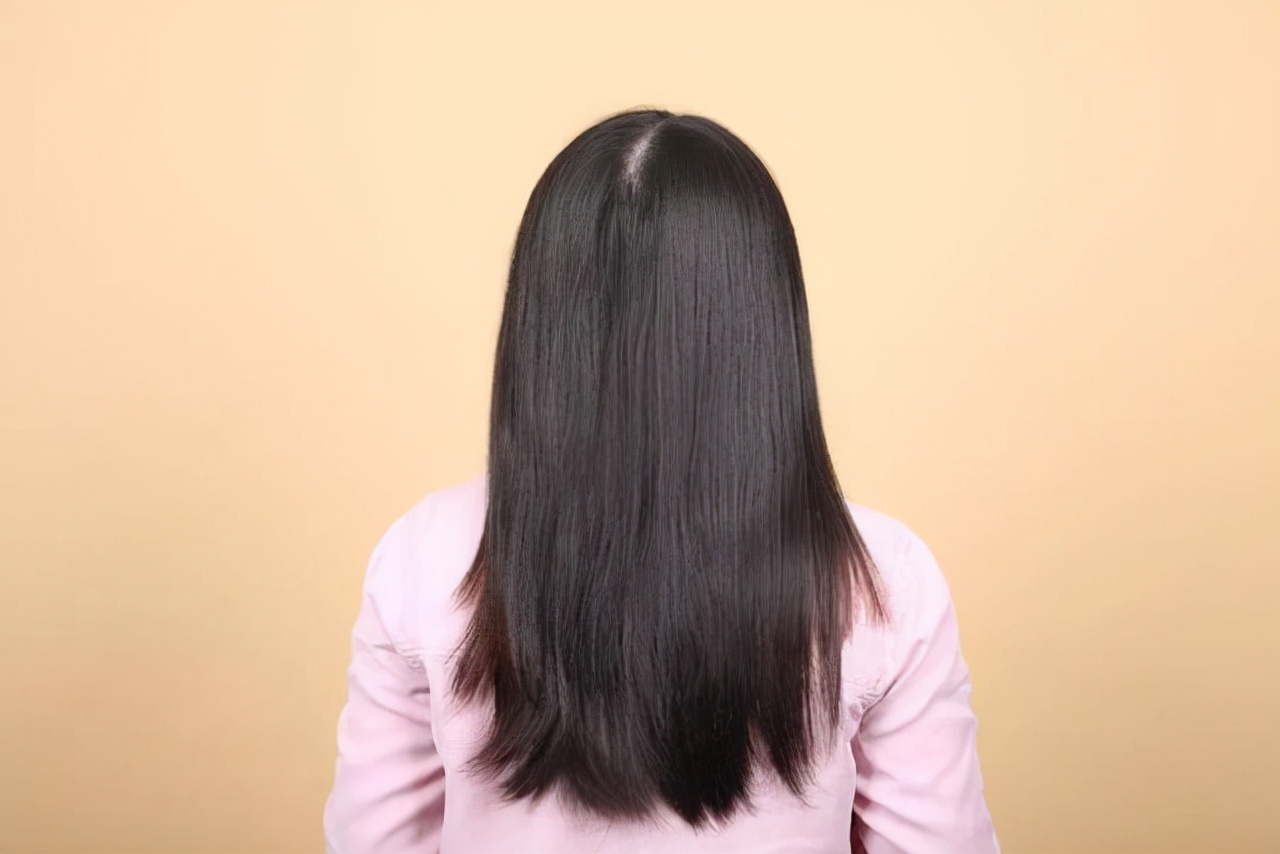 为什么有的女生体毛浓密，而有的却很光滑？这两类人哪种更健康？