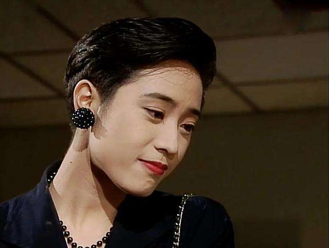 给最惊艳的“13位港姐”排个名：邱淑贞仅第4，张曼玉垫底了