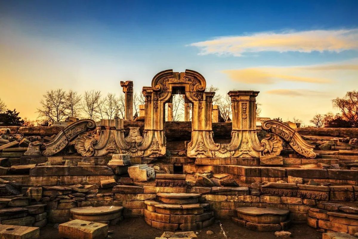 英国公布圆明园被毁前的照片,美如仙境,但为何有西方建筑风格?