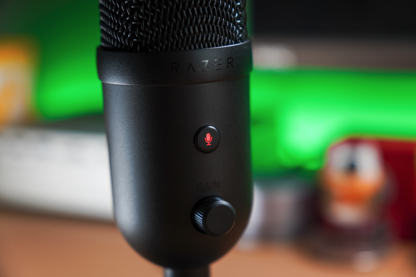 直播利器 雷蛇魔音海妖 V2 X 麦克风与调音台使用分享