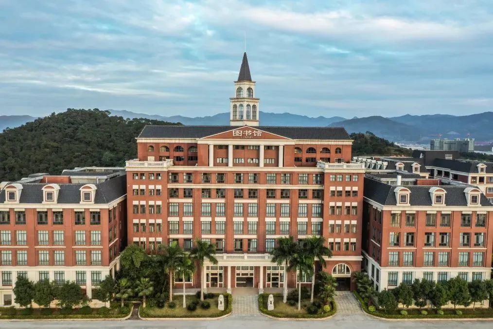 2022萌新必备攻略 | 带你畅游广州华立科技职业学院云浮校区