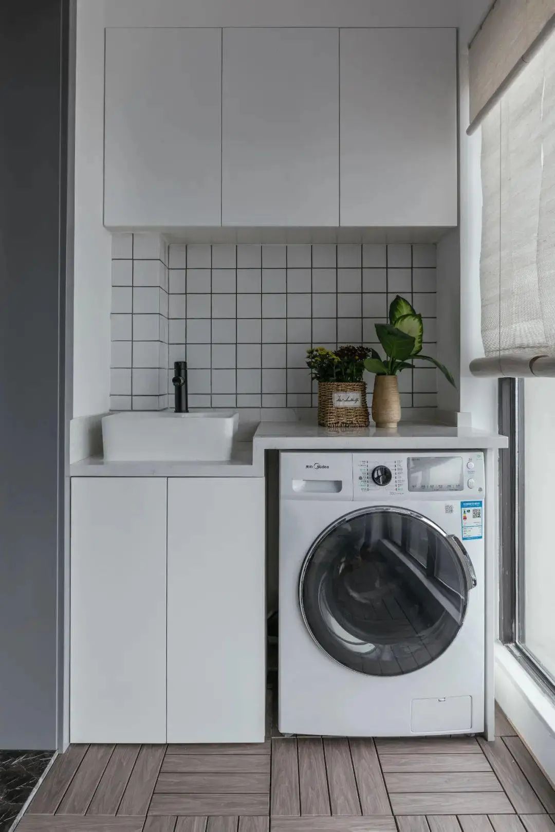 80㎡二房，花5W爆改成浪漫轻奢风的一居室，实用性更强，颜值更高