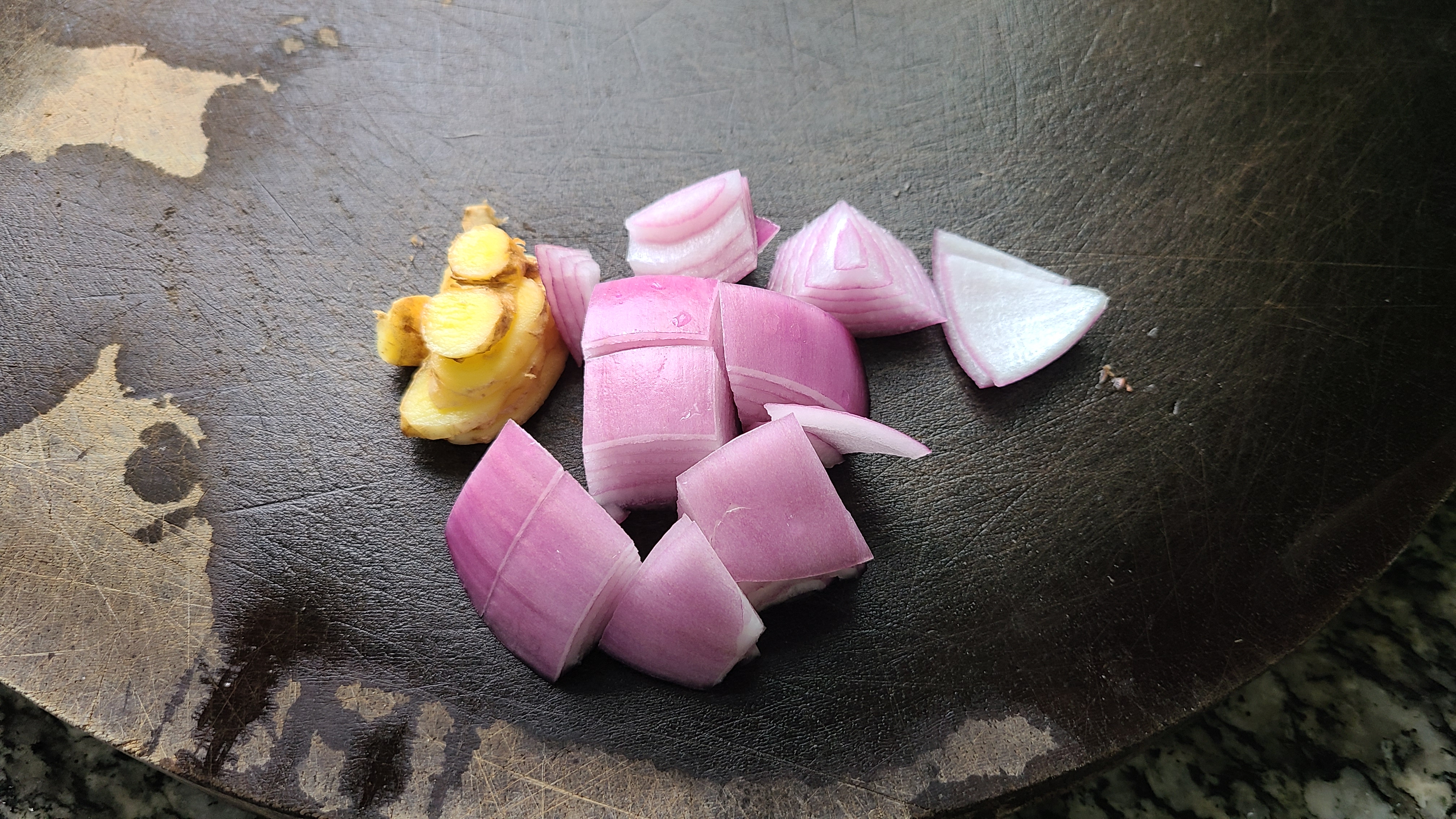 盐焗鸡腿在广东出了名，老厨师教你特色做法，好吃又入味