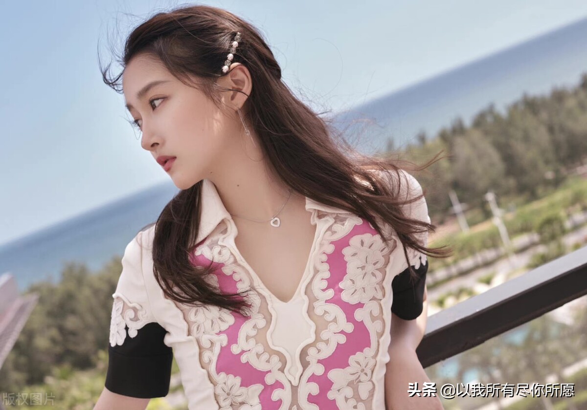 人间极品关晓彤