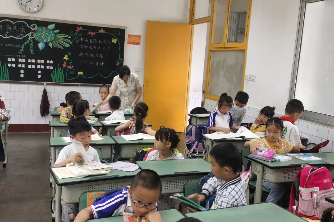 深化“双减”工作，落实“五项管理”|籍田小学排查课外读物