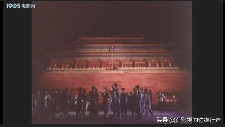 《摇滚青年》，其实是一个跳霹雳舞的青年，不过他的态度很摇滚