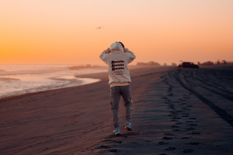 当朋友圈成了顾忌,生活处处受「限」