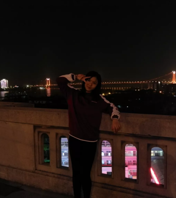 继火爆全网的“学霸班”后，湖南大学再现“保研寝室”，全都是女生！