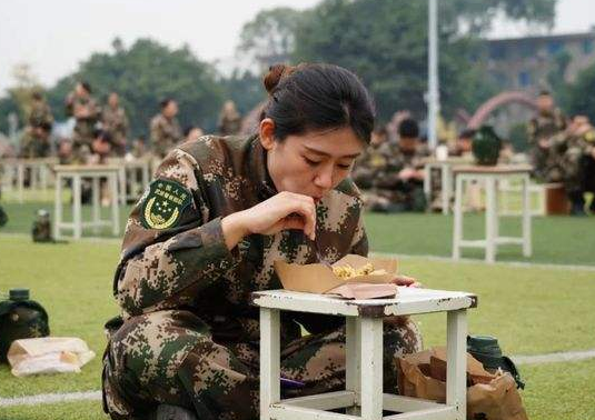 中等生也有机会报考的6所军校，录取分数线不高，高中生的福音