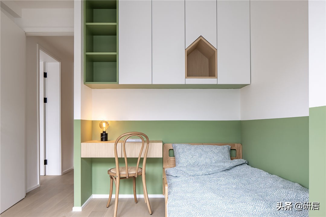 这对夫妻厉害了，50平的家装成了3室，室内温馨舒适，有大量收纳