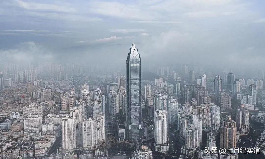 韩国楼市彻底崩了！有房子竟降价70%，疯狂炒房会引发经济危机吗