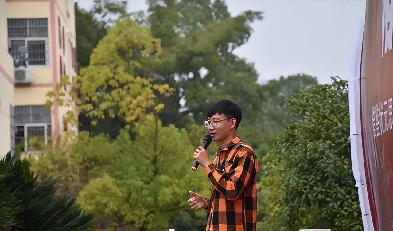 拼命考入北大的衡中状元，逃出了衡中，却逃不过“衡中思维”