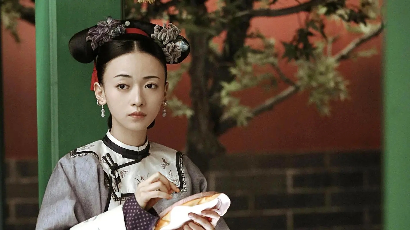 双腿夹紧必须侧躺,连手都不能乱放