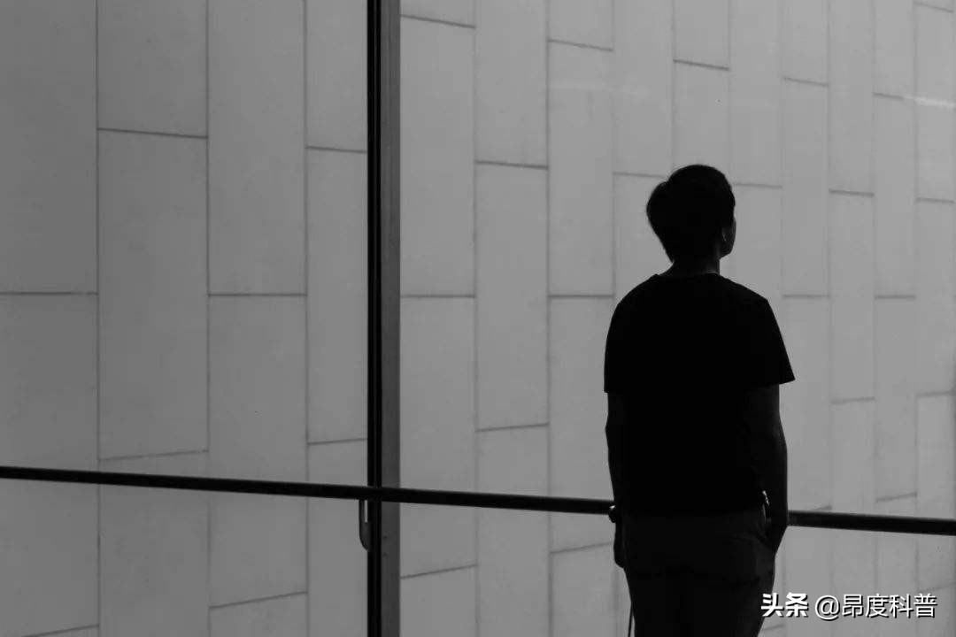 疫情期间“避孕套”销量不增反减，厂商转行做手套，背后有何原因