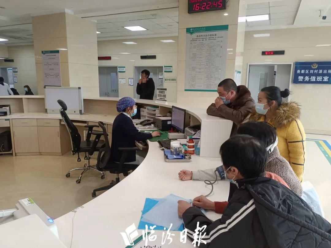 一探究竟!看市人民医院急诊科怎样过节…