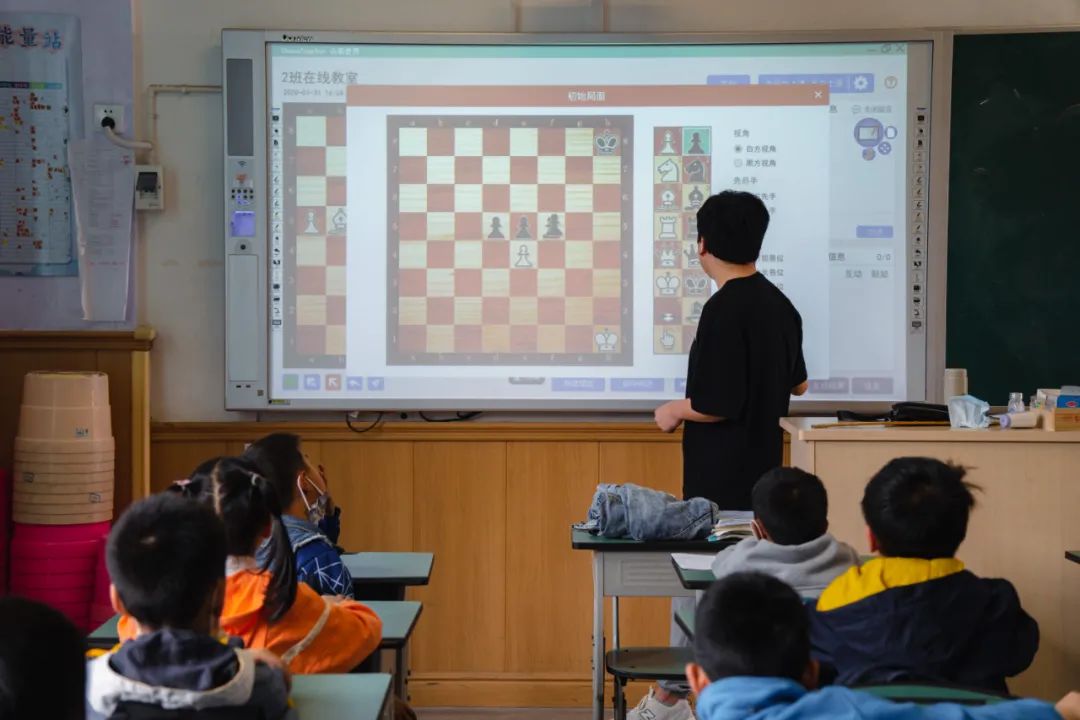 用心托管 安心托付丨双流实小外国语学校周末托管