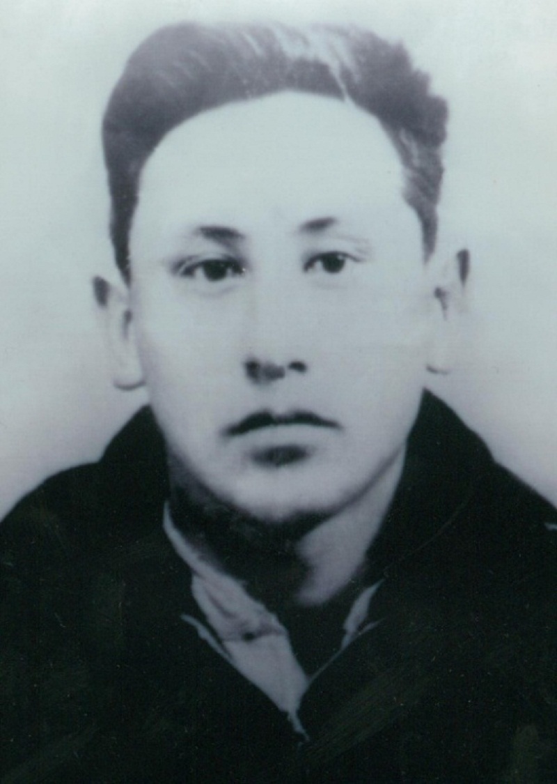 一个连名字都不会写的放羊老头，凭独门绝技成了警界顶尖追踪专家