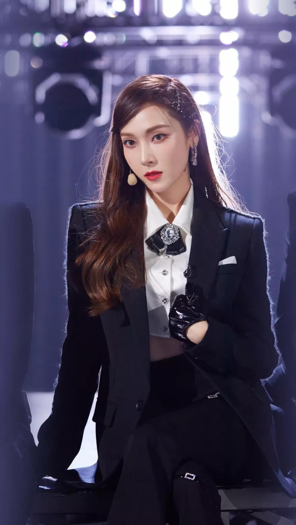 郑秀妍美丽动人