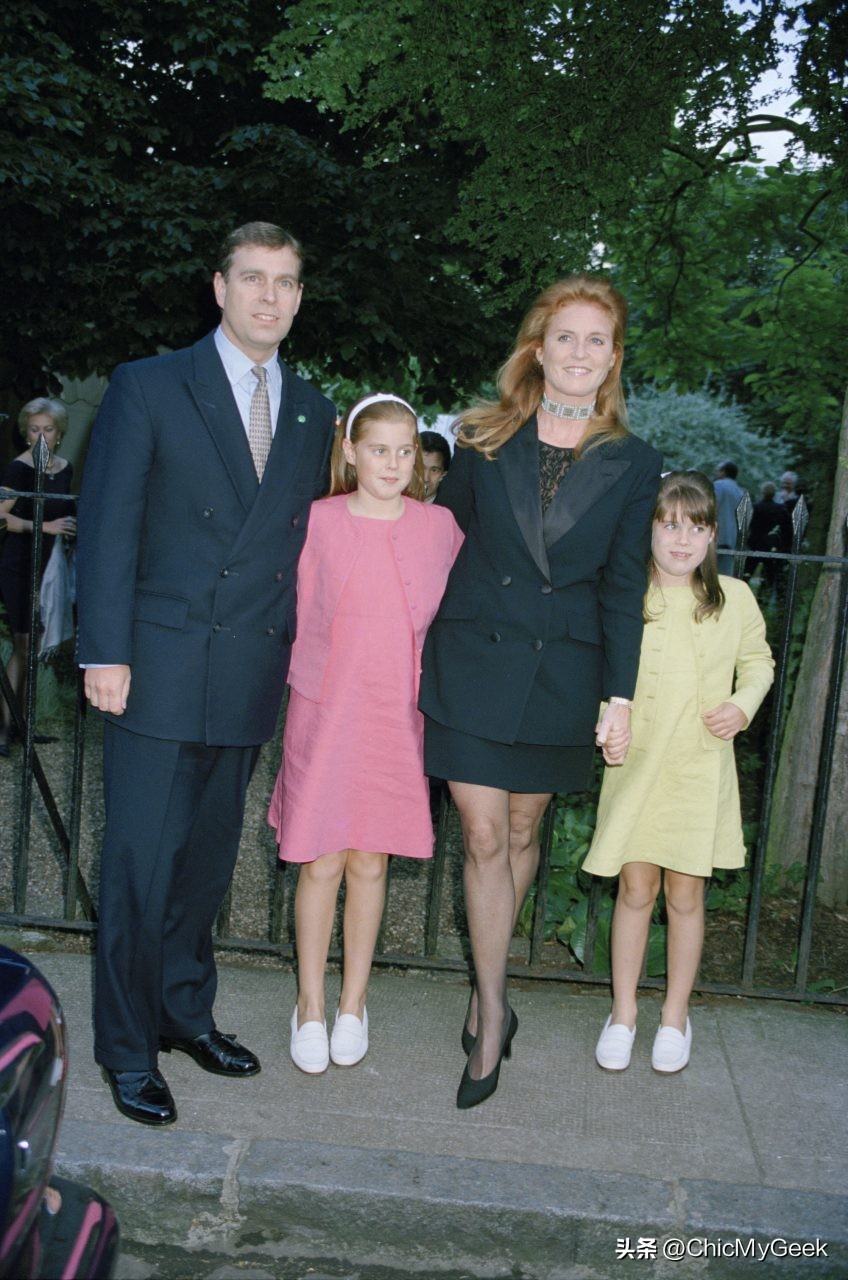 英王室女人罕见粉红照！戴安娜王妃美的一骑绝尘