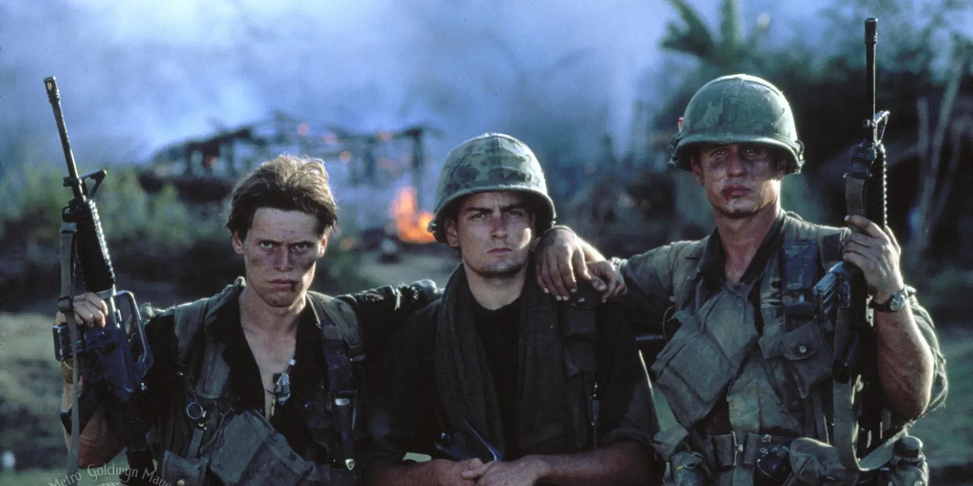 《野战排》(1986)