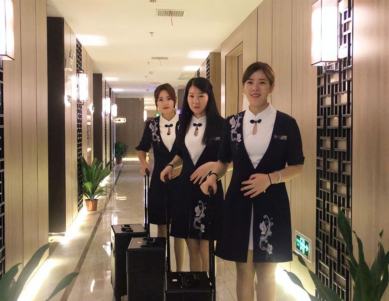 招聘足疗保健技师(足疗店招人难留人难) - 好工作