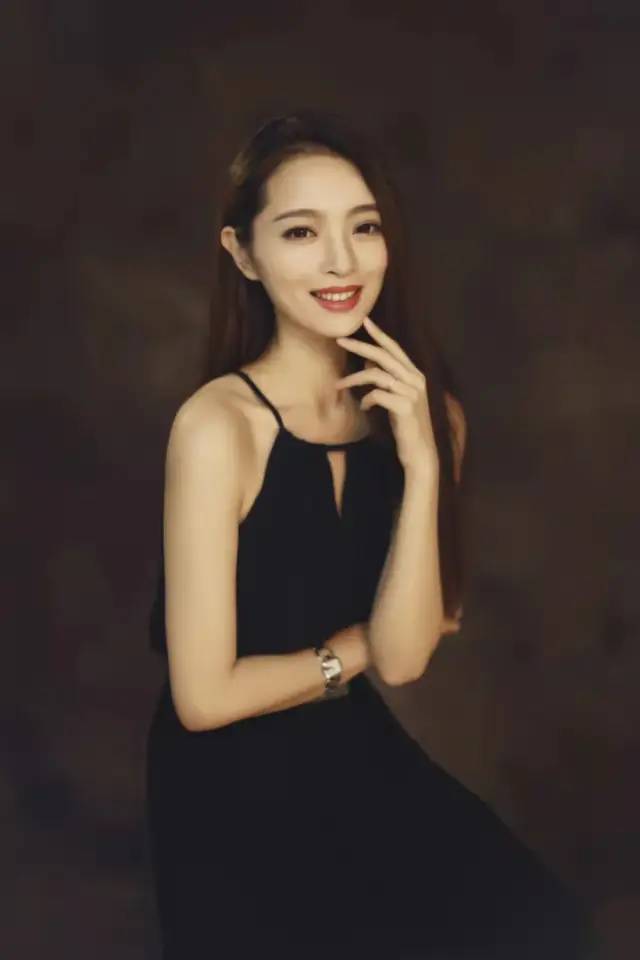 广电艺考师资天团——空乘和服装表演专业