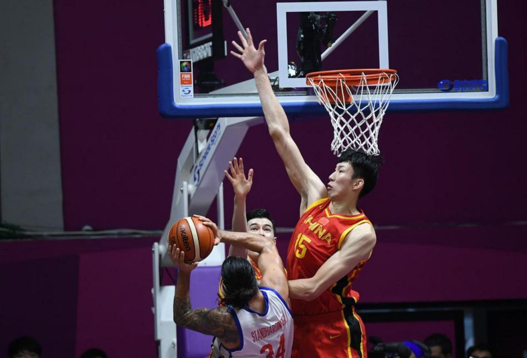 中国球星哪些在nba有冠军(29.7分19板4.8帽！中国进入NBA的6名球员，前一年都是什么表现？)